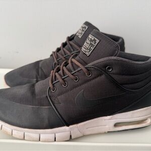 Nike SB Mid Stefan Janoski Black Men's Size 9.5
